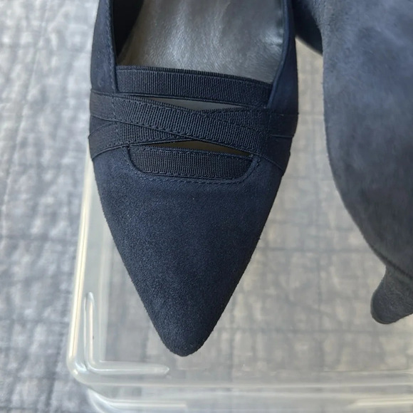 Stuart Weitzman navy suede pumps size 9 M - Picture 2 of 8